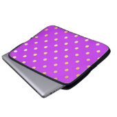 Elegante faux gouden paarse polka stippen laptop sleeve (Voorkant onderkant)