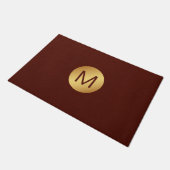 Elegante Faux Red Leather & Gold Monogram Initiaal Deurmat (Schuin)