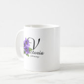 Elegante Februari Viooltje Monogram – Victoria Koffiemok (Voorkant links)