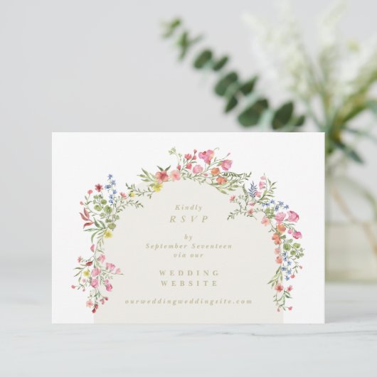 Elegante Floral Arch QR CODE TERUG bruiloft websit RSVP Kaartje (Staand voorkant)