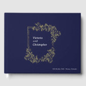 Elegante Floral Crest Classic Botanische bruiloft Gastenboek (Voorkant)