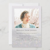 Elegante Floral Field Viering van het Leven Kaart (Achterkant)