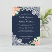 Elegante Floral Lace Navy Peach bruiloft uitnodigi Kaart (Staand voorkant)