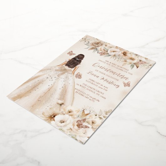 Elegante Floral Quinceañera Waterverf Ballgown Folie Uitnodiging (Gedraaid)