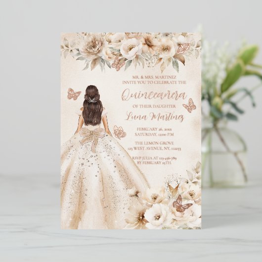 Elegante Floral Quinceañera Waterverf Ballgown Folie Uitnodiging (Staand Voorkant)