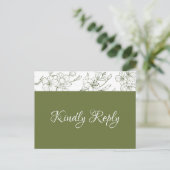 Elegante Floral Sage Green Wedding RSVP Briefkaart (Staand voorkant)