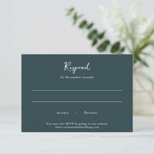 Elegante Forest Green Clean bruiloft RSVP Kaartje (Staand voorkant)