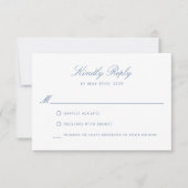 Elegante formele stoffige blauwe kam monogram Logo RSVP Kaartje (Voorkant)