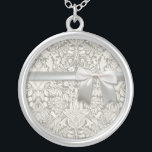 Elegante formele witte damast kant brokaat zilver vergulden ketting<br><div class="desc">Damast kant - Wit op wit - Dit is een eenvoudig wit kanten damast ontwerp.</div>