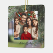 Elegante Foto Evergreen Tree Branches Donkergroen Keramisch Ornament (Links)