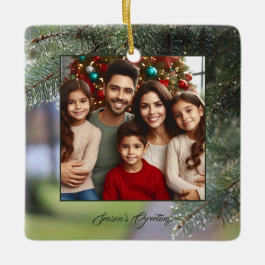 Elegante Foto Evergreen Tree Branches Donkergroen Keramisch Ornament (Voorkant)