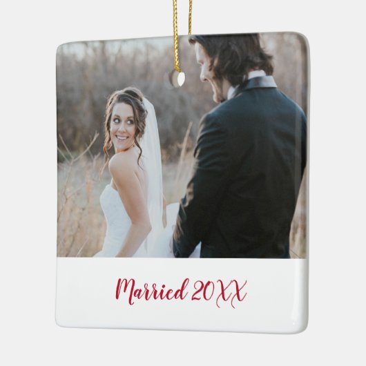 Elegante foto Modern Eerste Kerstmis Getrouwd Keramisch Ornament (Links)