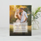 Elegante foto Modern Script Transparante bruiloft Save The Date (Staand voorkant)