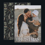 Elegante foto moderne minimale zwarte botanische a feestdagenkaart<br><div class="desc">Elegante foto moderne minimale natuurlijke zwarte waterverf botanische typografie vrolijke kerst feestelijke platte kaart.</div>