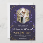 Elegante foto Moderne Paarse bruiloft uitnodiging (Voorkant)