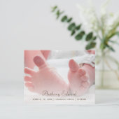 Elegante Foto Pasgeboren Baby Voeten Geboorteaanko Aankondigingskaart (Staand voorkant)