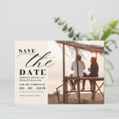 Elegante foto script calligrafie & QR Code Huwelij Save The Date (Staand voorkant)
