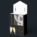 Elegante foto, Trouw champagne Bedankdoosjes<br><div class="desc">Trouwgunstdoos. Elegante, stijlvolle en moderne fotodankdoos voor uw speciale dag met gouden champagneglazen. Vervang de voorbeeld foto met die van uzelf om dit een uniek persoonlijk product te maken voor uw evenement. Modegevoelig en verfijnd ontwerp (geschikt voor elke leeftijd/gebeurtenis). Alle tekst, lettertype en letterkleur zijn volledig aanpasbaar om aan uw...</div>