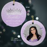 Elegante foto Zilver en licht Paarse Quinceanera Keramisch Ornament<br><div class="desc">Creëer uw eigen elegante foto quinceanera ornamenten met behulp van een prachtige bloemendiy sjabloon. De unieke, originele kunst van Raphaela Wilson toont waterverf rozen in zachte tinten van lila en lavendel, een koninginnenkroon / prinses tiara en vlinderconfetti. Voeg een aangepaste naam en feestdatum toe aan de voorkant, en je eigen...</div>