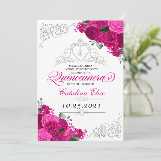 Elegante Fuchsia Roze Zilveren Bloemige Quinceaner Kaart (Staand voorkant)