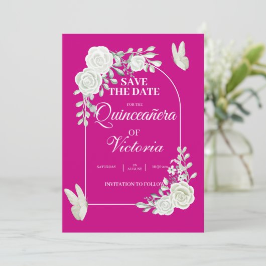 Elegante Fuchsia Witte Rozen Vlinder Quinceañera Save The Date (Staand voorkant)