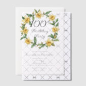 Elegante Gele Narcissen Bloemstuk 100ste Verjaarda Vellum Uitnodigingen (Offset (Uitnodiging))