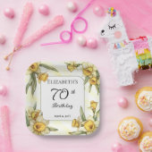 Elegante gele narcissen Floral 70e verjaardag Papieren Bordje (Feest)