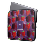 Elegante gemerkte initiaal aardbeien fruit laptop sleeve (Voorkant Links)