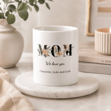 Elegante gepersonaliseerde moedermok met bloemen