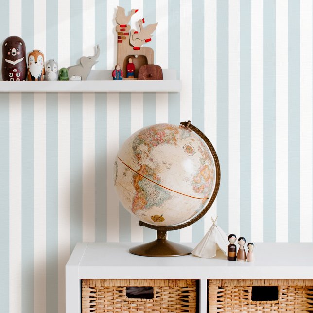 Elegante gestreepte serene lichtblauwe witte behang (Creator heeft geüpload)
