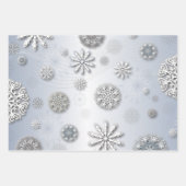 Elegante glanzende winter sneeuwvlokken op zilver inpakpapier vel (Voorkant 2)