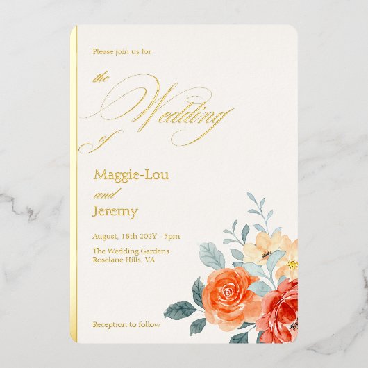 Elegante Gold Blush Bloemen Script Bruiloftsgoud Folie Uitnodiging (Voorkant)