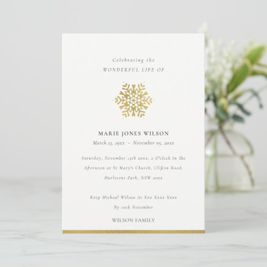 Elegante Gold Foil Snowflake Memorial Service Kaar Bedankkaart (Staand voorkant)