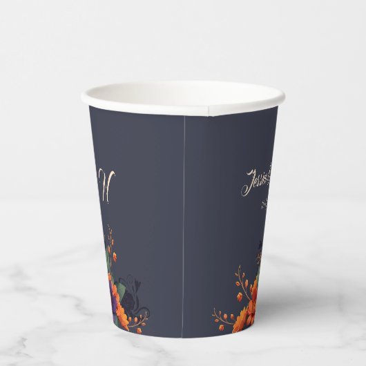 Elegante Gotische Bloemen Monogram Bruiloft Papier Papieren Bekers (Rechts)