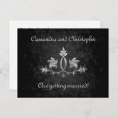 Elegante gotische donkere romance bewaar de datum aankondigingskaart (Voorkant / Achterkant)