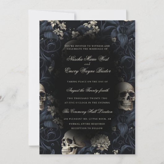 Elegante Gotische Skulls & Bloemen Bruiloft Kaart (Voorkant)