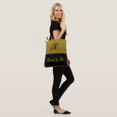 Elegante goud & zwarte bruid wordt monogram tote bag (Op model)