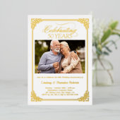 Elegante Gouden 50e Huwelijksverjaardag Foto Folie Uitnodiging (Staand Voorkant)