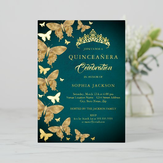 Elegante gouden Blauwgroen vlinder Quinceanera Folie Uitnodiging (Staand Voorkant)