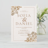 Elegante gouden bloem beige bruiloft kaart (Staand voorkant)