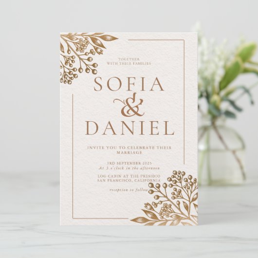 Elegante gouden bloem beige bruiloft kaart (Staand voorkant)