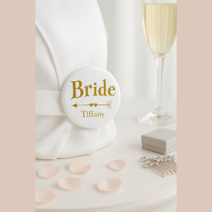 Elegante gouden bruid naam vrijgezellenfeest badge ronde button 5,7 cm