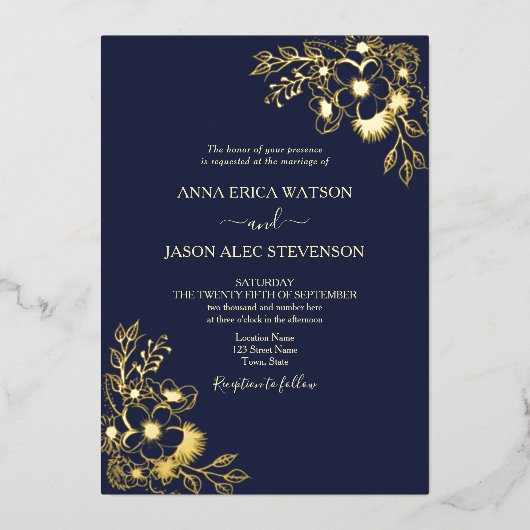 Elegante gouden en marineblauwe trouwuitnodiging m folie uitnodiging (Voorkant)