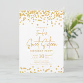 Elegante Gouden Glitter Confetti Sweet 16 Party Kaart (Staand voorkant)