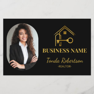 Elegante Gouden Huissleutel Professionele Makelaar Flyer