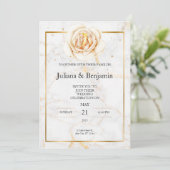 Elegante gouden huwelijksuitnodiging met bloemenac kaart (Staand voorkant)
