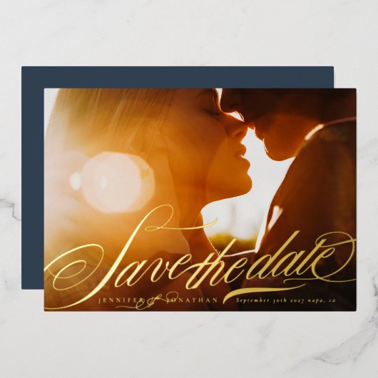 Elegante gouden kalligrafie foto opslaan van de da folie uitnodiging (Voorkant / Achterkant)