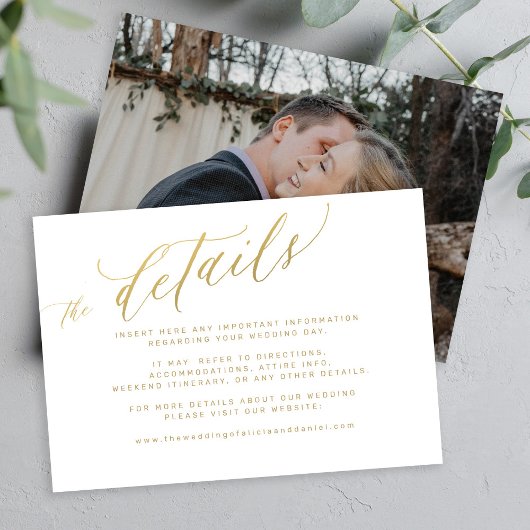 Elegante gouden kalligrafie script bruiloft detail informatiekaartje