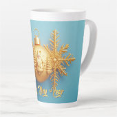 Elegante gouden kerstversieringen met sneeuwvlokke latte mok (Rechterhoek)