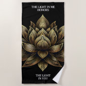 Elegante gouden lotusbloem Het licht in mij... Strandlaken (Voorkant)